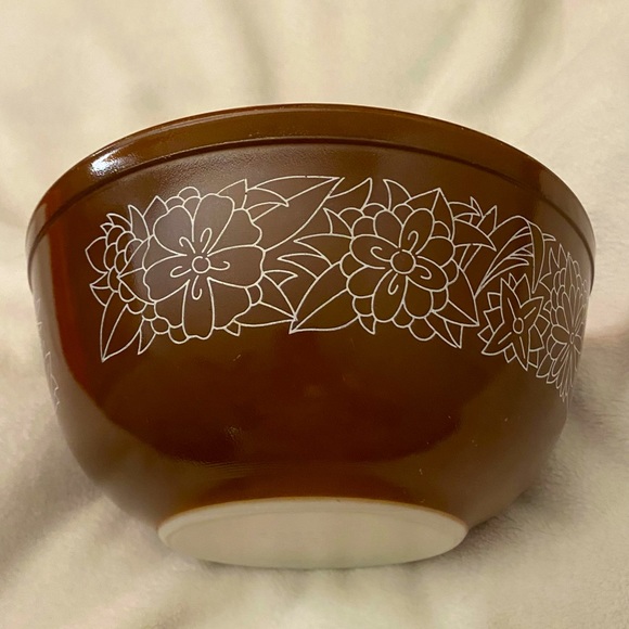 Pyrex Other - Vintage Pyrex Mixing Bowl - Woodland Brown